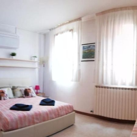 Appartamento Alla Corte Veneţia Exterior foto