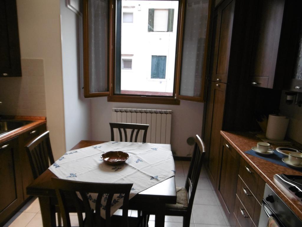 Appartamento Alla Corte Veneţia Exterior foto